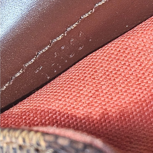 LV Chelsea Checkered Brown Tote Bag - Picture 9 of 9